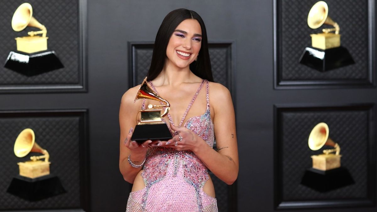 Jaké šaty zvolily celebrity na udílení cen Grammy 2021